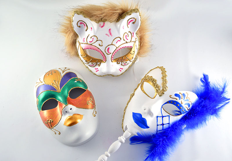 DIY Mardi Masks a Carnival Mask)